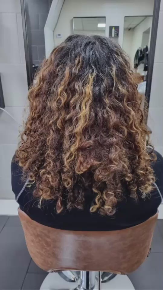Gel de finition pour cheveux à tenue forte